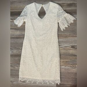 Trina Turk Size 4 White Lace Dress Short Sleeve With Keyhole Back Bridal
